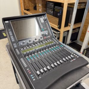 Allen & Heath C1500 + DM32